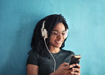 AI Agents Could Become the Next Gateway To African Radio Audiences, New Report Warns