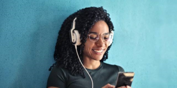AI Agents Could Become the Next Gateway To African Radio Audiences, New Report Warns